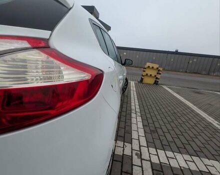 Белый Рено Меган, объемом двигателя 1.6 л и пробегом 206 тыс. км за 5300 $, фото 4 на Automoto.ua