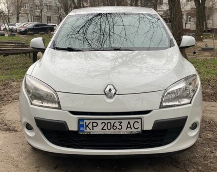 Белый Рено Меган, объемом двигателя 1.5 л и пробегом 210 тыс. км за 6200 $, фото 1 на Automoto.ua