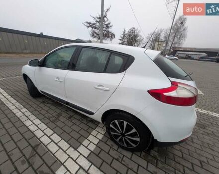 Белый Рено Меган, объемом двигателя 1.6 л и пробегом 206 тыс. км за 5300 $, фото 8 на Automoto.ua