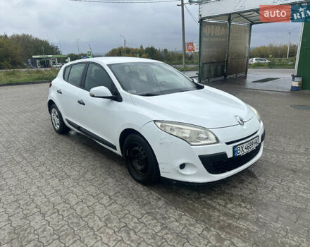 Белый Рено Меган, объемом двигателя 1.46 л и пробегом 350 тыс. км за 4199 $, фото 2 на Automoto.ua