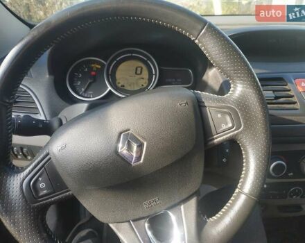 Рено Меган 2010 в Черновцах на Automoto.ua Белый Рено Меган, объемом двигателя 1.5 л и пробегом 212 тыс. км за 7250 $, фото 8 на Automoto.ua