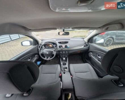 Белый Рено Меган, объемом двигателя 1.6 л и пробегом 206 тыс. км за 5300 $, фото 13 на Automoto.ua