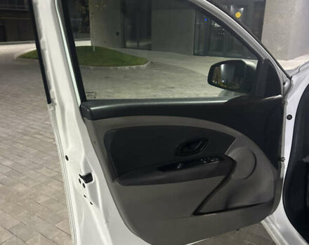 Белый Рено Меган, объемом двигателя 1.6 л и пробегом 239 тыс. км за 6999 $, фото 10 на Automoto.ua