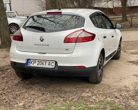 Белый Рено Меган, объемом двигателя 1.5 л и пробегом 210 тыс. км за 6200 $, фото 5 на Automoto.ua