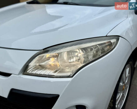 Рено Меган 2010 у Тернополі на Automoto.ua Білий Рено Меган, об'ємом двигуна 1.5 л та пробігом 247 тис. км за 5433 $, фото 14 на Automoto.ua