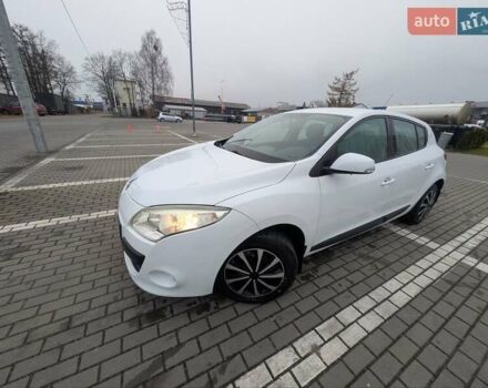 Белый Рено Меган, объемом двигателя 1.6 л и пробегом 206 тыс. км за 5300 $, фото 11 на Automoto.ua