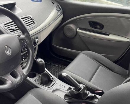 Белый Рено Меган, объемом двигателя 1.5 л и пробегом 303 тыс. км за 5200 $, фото 12 на Automoto.ua