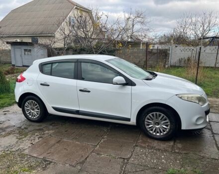 Белый Рено Меган, объемом двигателя 1.5 л и пробегом 210 тыс. км за 5500 $, фото 2 на Automoto.ua