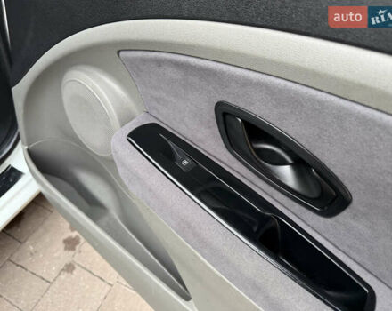 Белый Рено Меган, объемом двигателя 1.5 л и пробегом 247 тыс. км за 5433 $, фото 51 на Automoto.ua