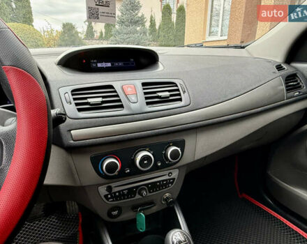 Белый Рено Меган, объемом двигателя 1.5 л и пробегом 247 тыс. км за 5433 $, фото 29 на Automoto.ua