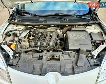 Белый Рено Меган, объемом двигателя 1.6 л и пробегом 240 тыс. км за 5800 $, фото 23 на Automoto.ua