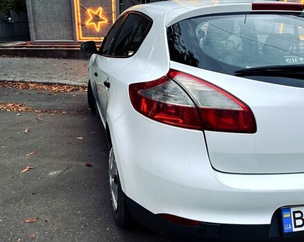 Белый Рено Меган, объемом двигателя 1.5 л и пробегом 294 тыс. км за 5300 $, фото 1 на Automoto.ua