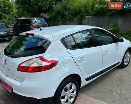Белый Рено Меган, объемом двигателя 1.6 л и пробегом 175 тыс. км за 6650 $, фото 3 на Automoto.ua