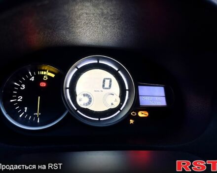 Белый Рено Меган, объемом двигателя 1.5 л и пробегом 294 тыс. км за 5300 $, фото 7 на Automoto.ua