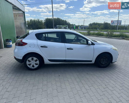Белый Рено Меган, объемом двигателя 1.46 л и пробегом 250 тыс. км за 3999 $, фото 5 на Automoto.ua