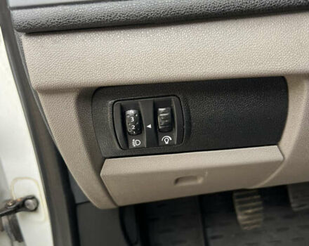 Білий Рено Меган, об'ємом двигуна 1.46 л та пробігом 199 тис. км за 6100 $, фото 16 на Automoto.ua