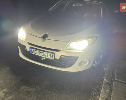 Білий Рено Меган, об'ємом двигуна 1.46 л та пробігом 250 тис. км за 7700 $, фото 24 на Automoto.ua