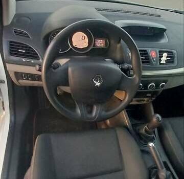 Белый Рено Меган, объемом двигателя 1.6 л и пробегом 198 тыс. км за 7200 $, фото 12 на Automoto.ua