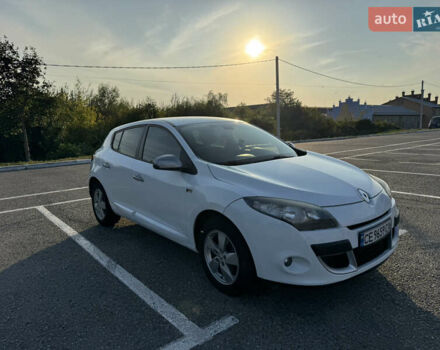 Рено Меган 2011 в Черновцах на Automoto.ua Белый Рено Меган, объемом двигателя 1.6 л и пробегом 176 тыс. км за 6700 $, фото 2 на Automoto.ua