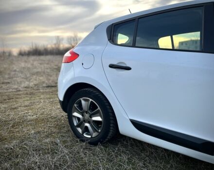 Белый Рено Меган, объемом двигателя 1.5 л и пробегом 350 тыс. км за 4800 $, фото 5 на Automoto.ua