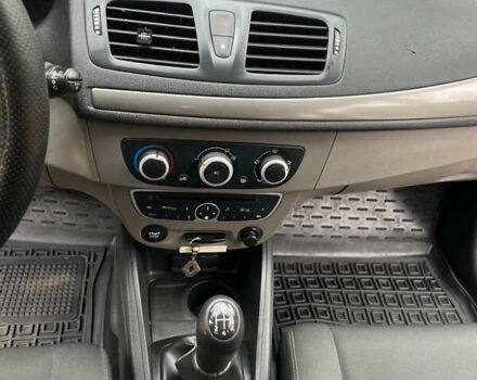 Білий Рено Меган, об'ємом двигуна 1.46 л та пробігом 199 тис. км за 6100 $, фото 24 на Automoto.ua