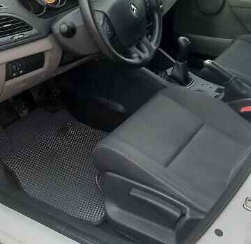 Белый Рено Меган, объемом двигателя 1.5 л и пробегом 306 тыс. км за 6499 $, фото 10 на Automoto.ua