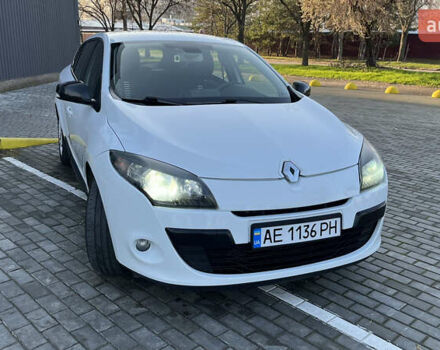 Білий Рено Меган, об'ємом двигуна 1.46 л та пробігом 250 тис. км за 7700 $, фото 10 на Automoto.ua