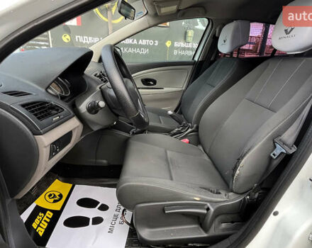 Білий Рено Меган, об'ємом двигуна 1.46 л та пробігом 198 тис. км за 6300 $, фото 8 на Automoto.ua