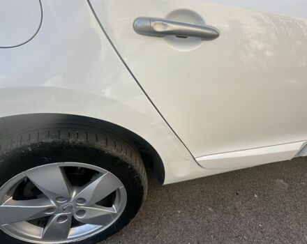 Белый Рено Меган, объемом двигателя 1.6 л и пробегом 143 тыс. км за 5600 $, фото 6 на Automoto.ua