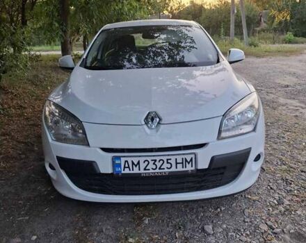 Рено Меган 2011 в Бердичеве на Automoto.ua Белый Рено Меган, объемом двигателя 1.46 л и пробегом 190 тыс. км за 5800 $, фото 1 на Automoto.ua