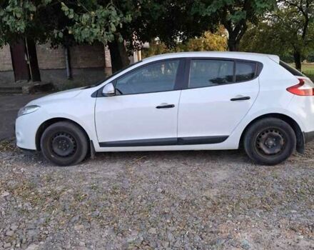 Рено Меган 2011 в Бердичеве на Automoto.ua Белый Рено Меган, объемом двигателя 1.46 л и пробегом 190 тыс. км за 5800 $, фото 2 на Automoto.ua