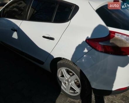 Белый Рено Меган, объемом двигателя 1.46 л и пробегом 289 тыс. км за 4000 $, фото 9 на Automoto.ua