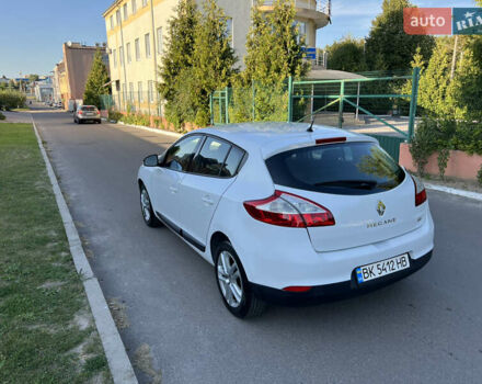 Белый Рено Меган, объемом двигателя 1.5 л и пробегом 300 тыс. км за 5050 $, фото 6 на Automoto.ua