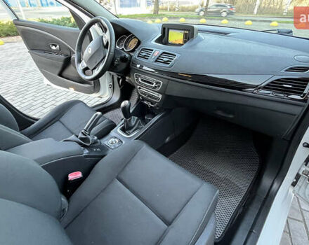 Білий Рено Меган, об'ємом двигуна 1.46 л та пробігом 250 тис. км за 7700 $, фото 18 на Automoto.ua