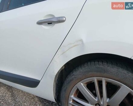 Рено Меган 2011 у Чернігові на Automoto.ua Білий Рено Меган, об'ємом двигуна 1.5 л та пробігом 186 тис. км за 6300 $, фото 1 на Automoto.ua
