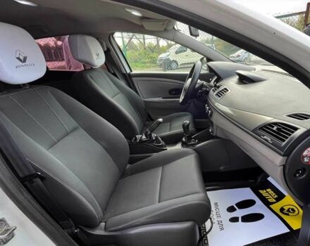 Белый Рено Меган, объемом двигателя 1.4 л и пробегом 198 тыс. км за 5900 $, фото 21 на Automoto.ua