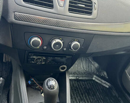 Білий Рено Меган, об'ємом двигуна 1.6 л та пробігом 209 тис. км за 6500 $, фото 6 на Automoto.ua