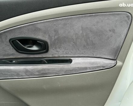 Белый Рено Меган, объемом двигателя 1.5 л и пробегом 275 тыс. км за 6440 $, фото 20 на Automoto.ua