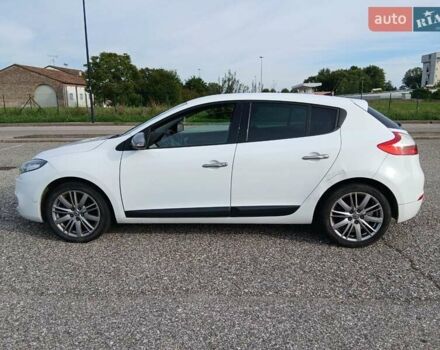 Рено Меган 2011 у Чернігові на Automoto.ua Білий Рено Меган, об'ємом двигуна 1.5 л та пробігом 186 тис. км за 6300 $, фото 4 на Automoto.ua