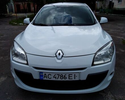 Білий Рено Меган, об'ємом двигуна 1.5 л та пробігом 191 тис. км за 6800 $, фото 1 на Automoto.ua