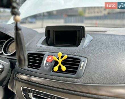 Рено Меган 2011 в Киеве на Automoto.ua Белый Рено Меган, объемом двигателя 1.5 л и пробегом 242 тыс. км за 6800 $, фото 9 на Automoto.ua