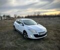 Белый Рено Меган, объемом двигателя 1.5 л и пробегом 350 тыс. км за 4800 $, фото 1 на Automoto.ua