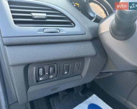 Білий Рено Меган, об'ємом двигуна 1.6 л та пробігом 139 тис. км за 7600 $, фото 42 на Automoto.ua