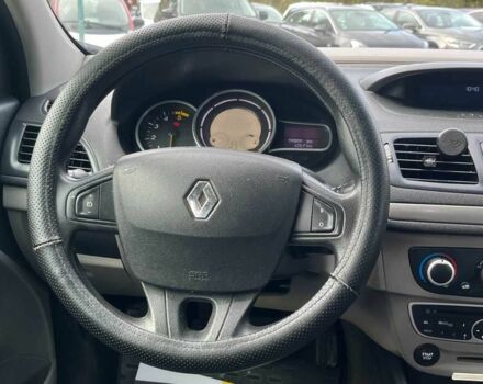 Белый Рено Меган, объемом двигателя 1.4 л и пробегом 198 тыс. км за 5900 $, фото 18 на Automoto.ua