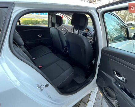 Білий Рено Меган, об'ємом двигуна 1.46 л та пробігом 250 тис. км за 7700 $, фото 16 на Automoto.ua