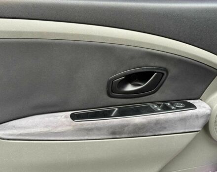 Белый Рено Меган, объемом двигателя 1.5 л и пробегом 275 тыс. км за 6440 $, фото 9 на Automoto.ua