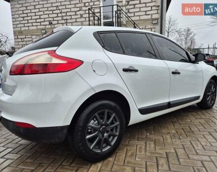 Белый Рено Меган, объемом двигателя 1.6 л и пробегом 175 тыс. км за 7800 $, фото 5 на Automoto.ua