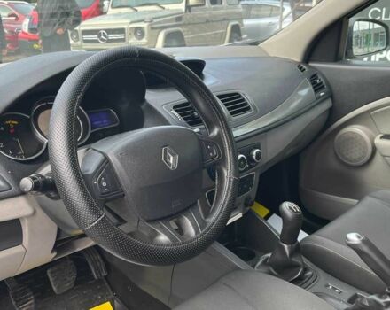 Белый Рено Меган, объемом двигателя 1.4 л и пробегом 198 тыс. км за 5900 $, фото 10 на Automoto.ua