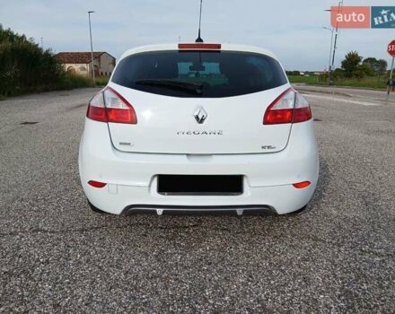 Рено Меган 2011 у Чернігові на Automoto.ua Білий Рено Меган, об'ємом двигуна 1.5 л та пробігом 186 тис. км за 6300 $, фото 2 на Automoto.ua