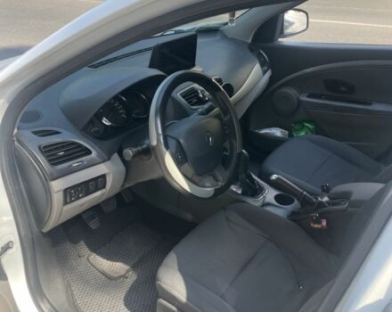 Белый Рено Меган, объемом двигателя 1.5 л и пробегом 270 тыс. км за 6500 $, фото 5 на Automoto.ua